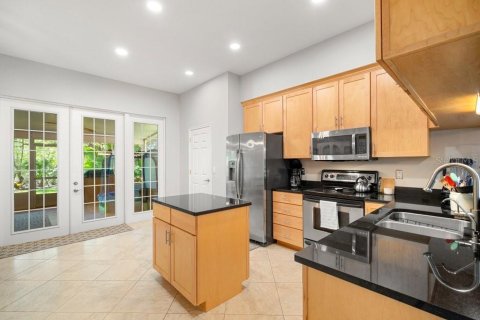 Townhouse in Palm Harbor, Florida 4 bedrooms, 293.57 sq.m. № 1915832 - photo 8