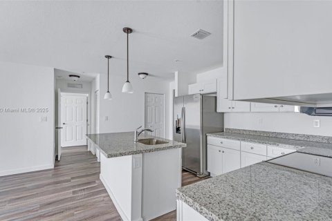 Townhouse in Homestead, Florida 3 bedrooms, 136.38 sq.m. № 1950285 - photo 19