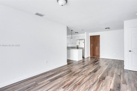 Townhouse in Homestead, Florida 3 bedrooms, 136.38 sq.m. № 1950285 - photo 2