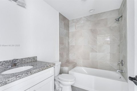 Townhouse in Homestead, Florida 3 bedrooms, 136.38 sq.m. № 1950285 - photo 5