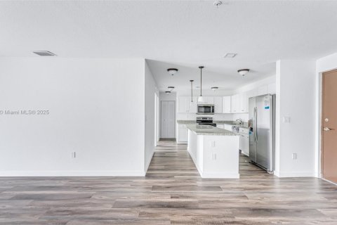 Townhouse in Homestead, Florida 3 bedrooms, 136.38 sq.m. № 1950285 - photo 13