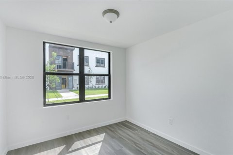 Townhouse in Homestead, Florida 3 bedrooms, 136.38 sq.m. № 1950285 - photo 4