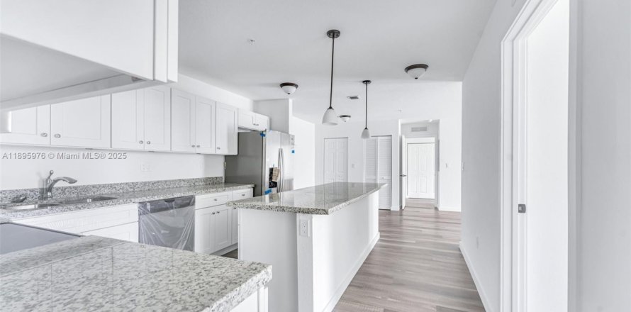 Townhouse in Homestead, Florida 3 bedrooms, 136.38 sq.m. № 1950285