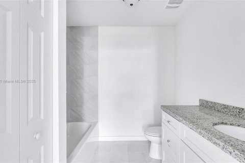 Townhouse in Homestead, Florida 3 bedrooms, 136.38 sq.m. № 1950285 - photo 23