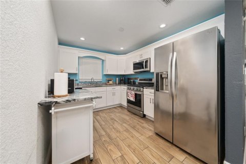 Casa en venta en Kissimmee, Florida, 3 dormitorios, 123.56 m2 № 2206291 - foto 11