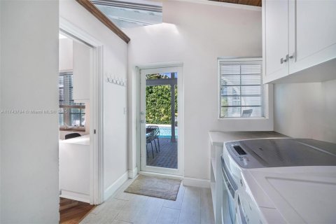 Casa en venta en Miami Beach, Florida, 4 dormitorios, 254.09 m2 № 1496659 - foto 25