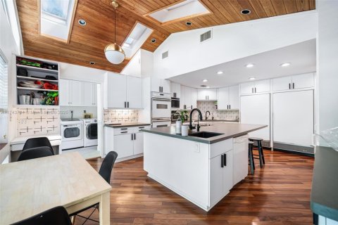 Casa en venta en Miami Beach, Florida, 4 dormitorios, 254.09 m2 № 1496659 - foto 21