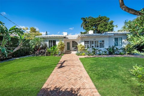 Casa en venta en Miami Beach, Florida, 4 dormitorios, 254.09 m2 № 1496659 - foto 1