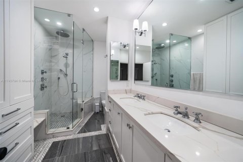 Casa en venta en Miami Beach, Florida, 4 dormitorios, 254.09 m2 № 1496659 - foto 30