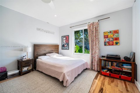 Casa en venta en Miami Beach, Florida, 4 dormitorios, 254.09 m2 № 1496659 - foto 15