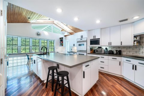 Casa en venta en Miami Beach, Florida, 4 dormitorios, 254.09 m2 № 1496659 - foto 22