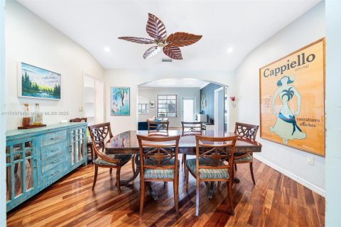 Casa en venta en Miami Beach, Florida, 4 dormitorios, 254.09 m2 № 1496659 - foto 11