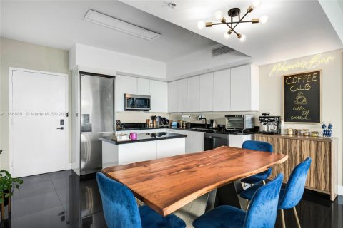 Condominio en venta en Miami, Florida, 2 dormitorios, 102.1 m2 № 1979362 - foto 4