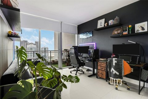 Condominio en venta en Miami, Florida, 2 dormitorios, 102.1 m2 № 1979362 - foto 14