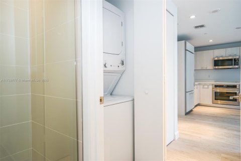 Купить кондоминиум в Майами, Флорида 1 спальня, 64.38м2, № 2091153 - фото 7
