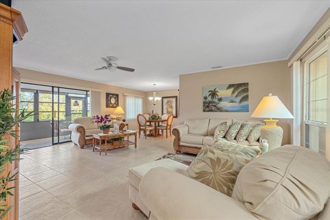 Condo in Sarasota, Florida, 2 bedrooms  № 2305890 - photo 10