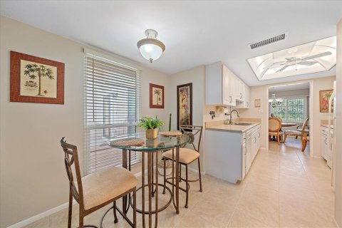 Condo in Sarasota, Florida, 2 bedrooms  № 2305890 - photo 19