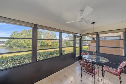 Condo in Sarasota, Florida, 2 bedrooms  № 2305890 - photo 30