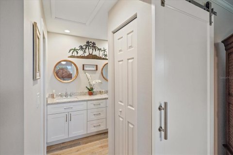 Condo in Sarasota, Florida, 2 bedrooms  № 2305890 - photo 24