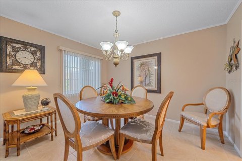 Condo in Sarasota, Florida, 2 bedrooms  № 2305890 - photo 12