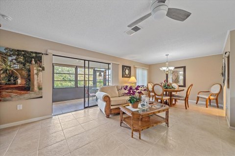 Condo in Sarasota, Florida, 2 bedrooms  № 2305890 - photo 8