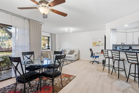 Condominio en alquiler en Plantation, Florida, 2 dormitorios, 96.06 m2 № 2045041 - foto 15