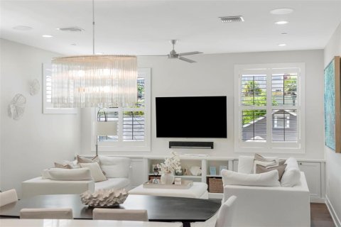 Adosado en venta en Saint Petersburg, Florida, 3 dormitorios, 250.84 m2 № 2215121 - foto 12