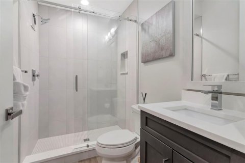 Adosado en venta en Saint Petersburg, Florida, 3 dormitorios, 250.84 m2 № 2215121 - foto 8