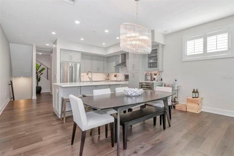 Adosado en venta en Saint Petersburg, Florida, 3 dormitorios, 250.84 m2 № 2215121 - foto 9