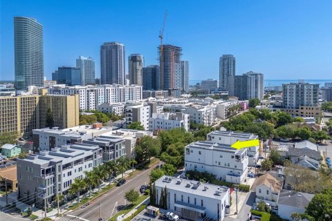 Adosado en venta en Saint Petersburg, Florida, 3 dormitorios, 250.84 m2 № 2215121 - foto 22