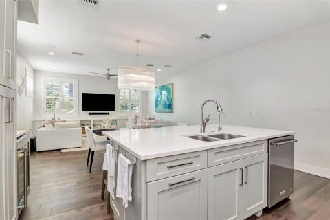 Adosado en venta en Saint Petersburg, Florida, 3 dormitorios, 250.84 m2 № 2215121 - foto 10