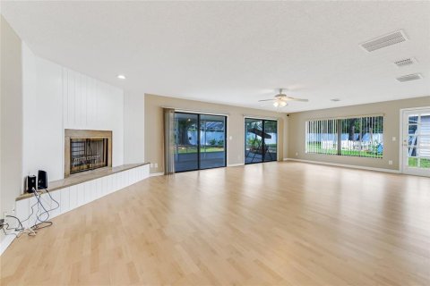 Casa en venta en Palm Coast, Florida, 3 dormitorios, 187.29 m2 № 1786452 - foto 13