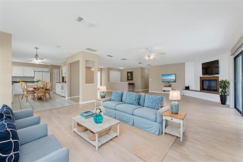 Casa en venta en Palm Coast, Florida, 3 dormitorios, 187.29 m2 № 1786452 - foto 10