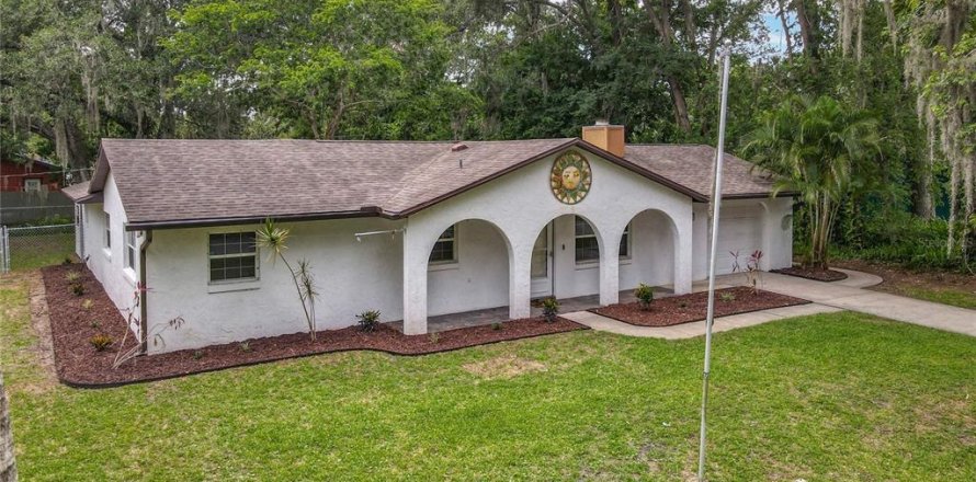 House in Edgewater, Florida 3 bedrooms, 144.93 sq.m. № 1768004