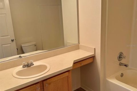 House in The Villages, Florida 2 bedrooms, 106.65 sq.m. № 2117409 - photo 17