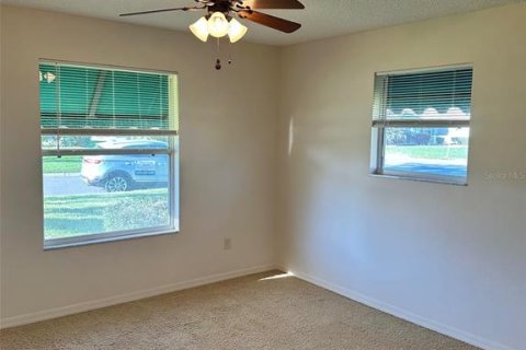 House in The Villages, Florida 2 bedrooms, 106.65 sq.m. № 2117409 - photo 15