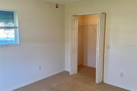 House in The Villages, Florida 2 bedrooms, 106.65 sq.m. № 2117409 - photo 16
