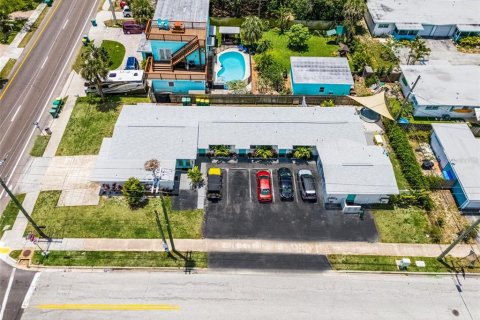 Propiedad comercial en venta en Cocoa Beach, Florida, 293.2 m2 № 1787514 - foto 5