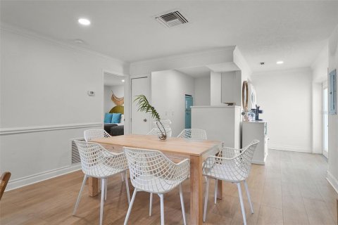 Propiedad comercial en venta en Cocoa Beach, Florida, 293.2 m2 № 1787514 - foto 17