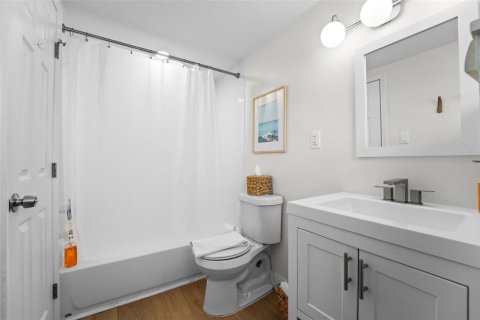 Propiedad comercial en venta en Cocoa Beach, Florida, 293.2 m2 № 1787514 - foto 29