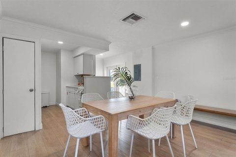 Propiedad comercial en venta en Cocoa Beach, Florida, 293.2 m2 № 1787514 - foto 18