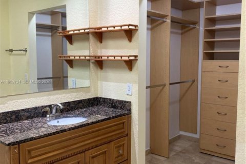 Casa en venta en Miami, Florida, 3 dormitorios, 139.17 m2 № 2030842 - foto 13