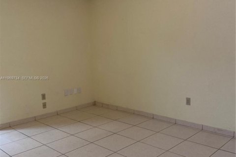 Casa en venta en Miami, Florida, 3 dormitorios, 139.17 m2 № 2030842 - foto 11