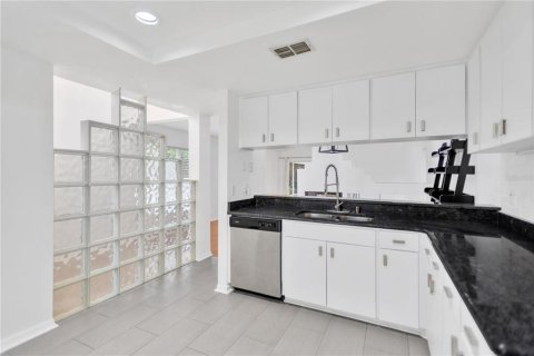 Villa ou maison à vendre à Tampa, Floride: 3 chambres, 142.6 m2 № 1899781 - photo 15