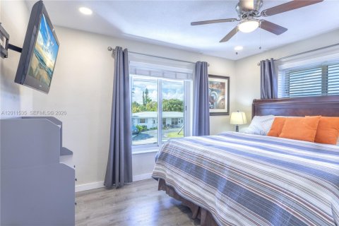 House in Pompano Beach, Florida 5 bedrooms, 219.44 sq.m. № 2075265 - photo 17