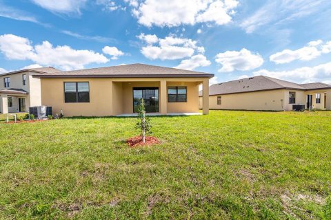 House in Palm Bay, Florida 4 bedrooms, 190.08 sq.m. № 2245444 - photo 6