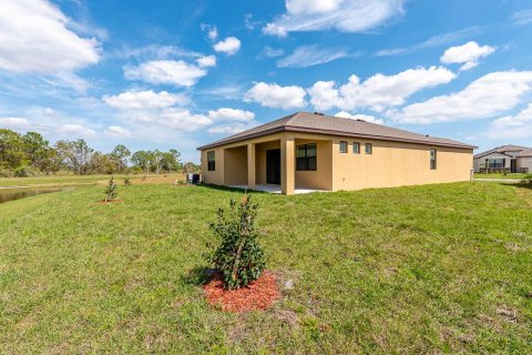 House in Palm Bay, Florida 4 bedrooms, 190.08 sq.m. № 2245444 - photo 5