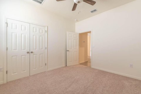 House in Palm Bay, Florida 4 bedrooms, 190.08 sq.m. № 2245444 - photo 21