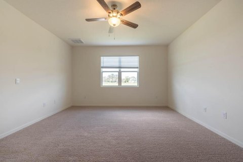 House in Palm Bay, Florida 4 bedrooms, 190.08 sq.m. № 2245444 - photo 12