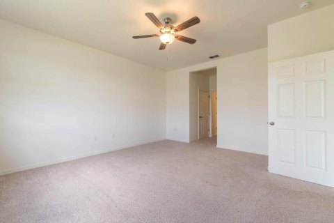 House in Palm Bay, Florida 4 bedrooms, 190.08 sq.m. № 2245444 - photo 10